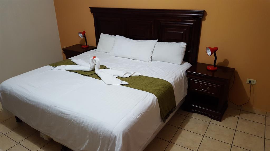 Apart Hotel Pico Bonito La Ceiba Luaran gambar